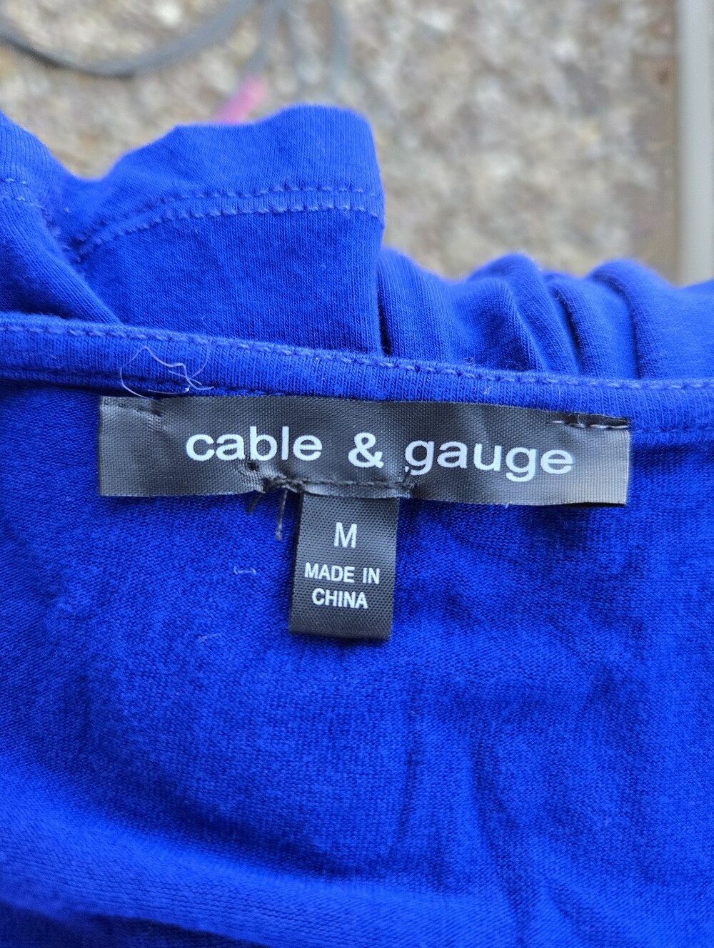 Cable & Gauge Royal Blue Twist‑Front V‑Neck Top – Women’s Size Medium - Picture 4 of 15